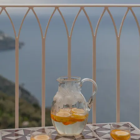 Alojamento de Acomodação e Pequeno-almoço Five Positano