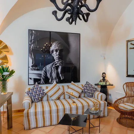 Five Oda ve Kahvaltı Positano