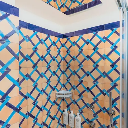 Five Oda ve Kahvaltı Positano