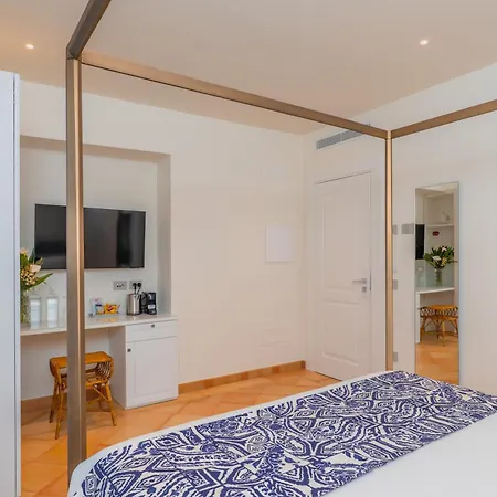 Oda ve Kahvaltı Five Positano