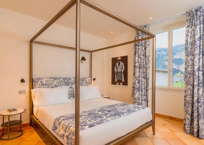 ベッド・アンド・ブレックファスト Five