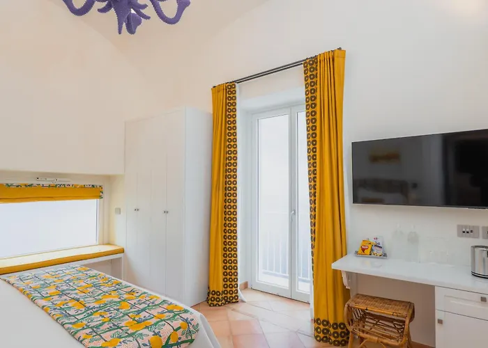 ベッド・アンド・ブレックファスト Five ポジターノ