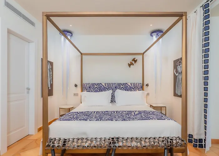 Five ベッド・アンド・ブレックファスト 3*