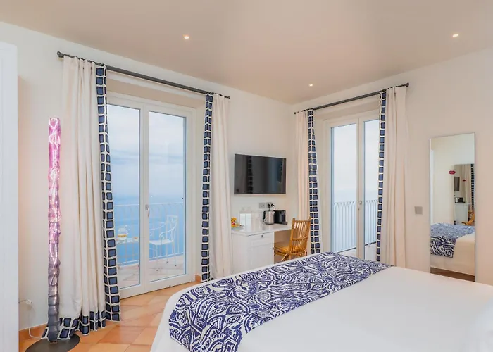 Five 3* ポジターノ