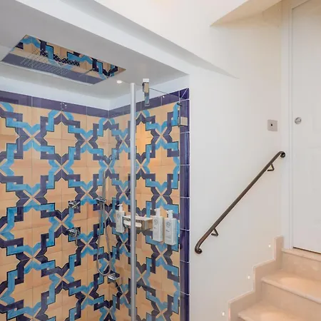 Five Отель типа 