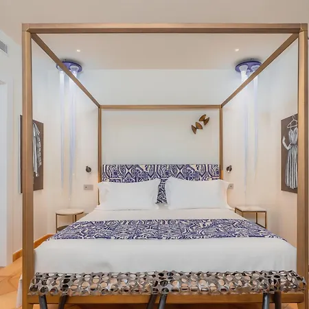 Five - Dimora D'arte Bed & Breakfast 4*