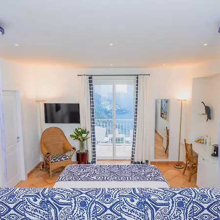 Bed & Breakfast Five - Dimora D'arte 4*