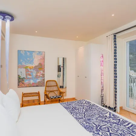 Five - Dimora D'arte Bed & Breakfast 4*